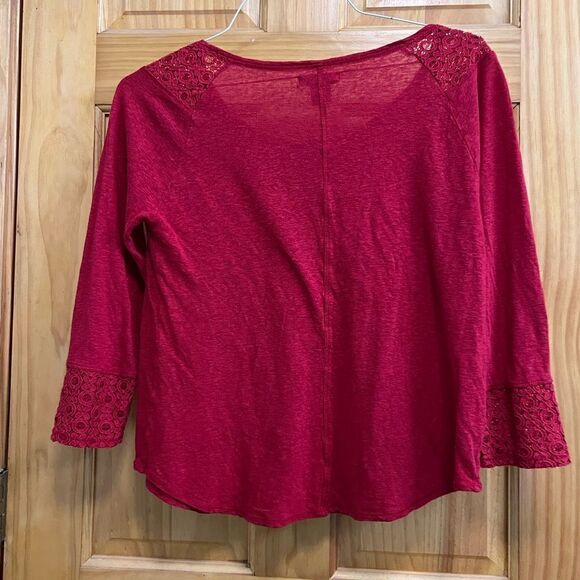 Beautiful Lucky Brand red top size medium - Picture 5 of 5